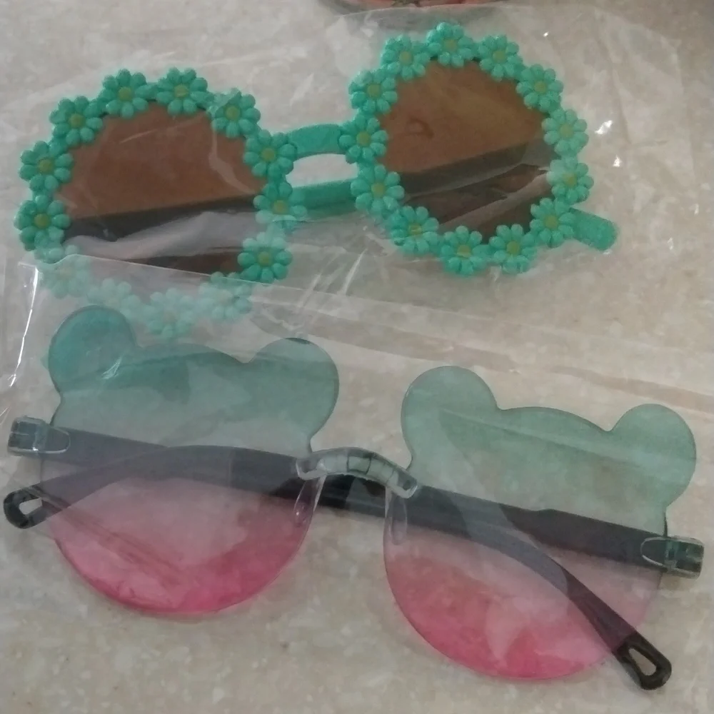Cool kids sunglasses bundle. Teddy beats and daisies. While they last nwot